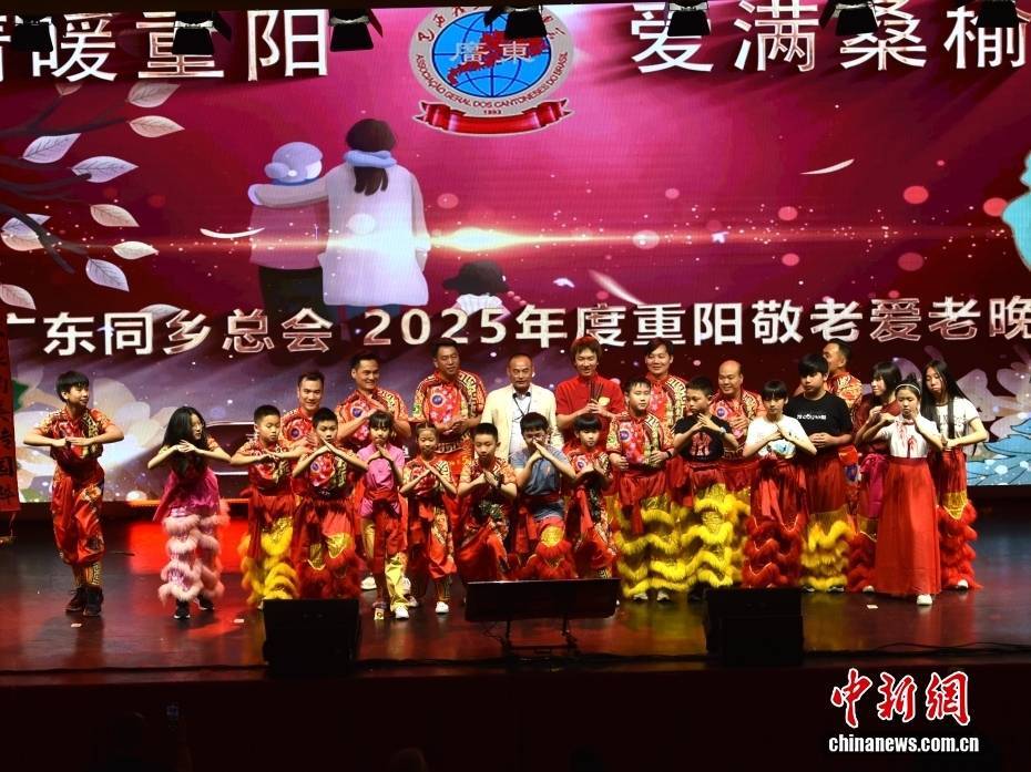 巴西首个“全华班”龙狮团:岭南流脉 南美传声