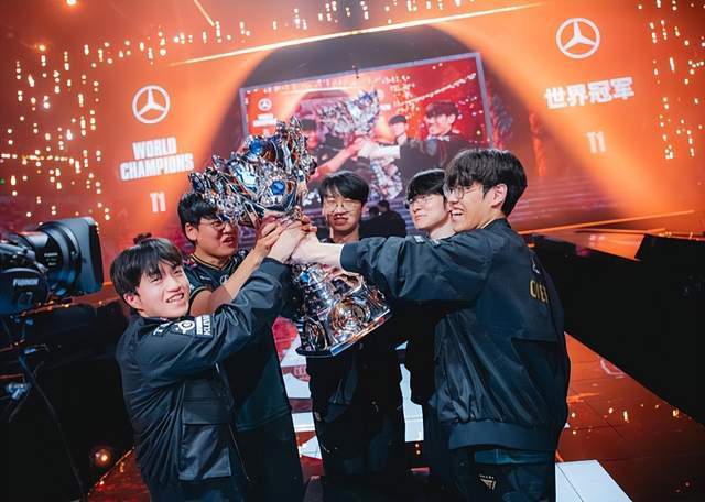 外媒LOL战队人气榜火了!LPL战队无一上榜,前五4支LCK队伍
